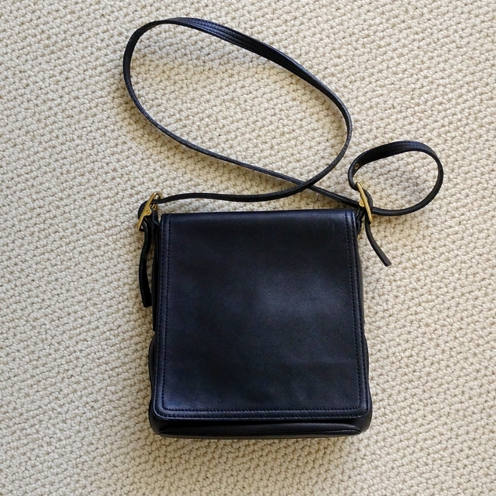 Vintage Coach crossbody purse